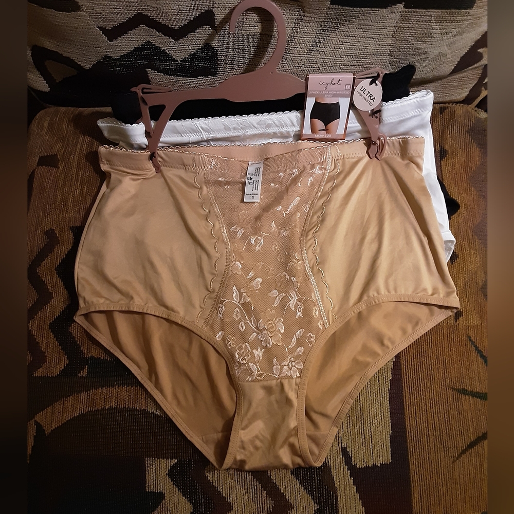 NWT  3 pack panties